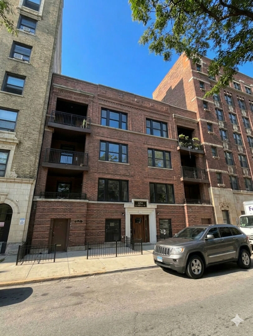 Property Photo:  616 W Patterson Avenue 1E  IL 60613 