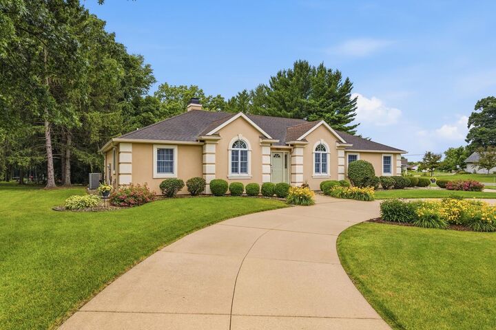 Property Photo: 1 Turtle Creek Road IL 61856