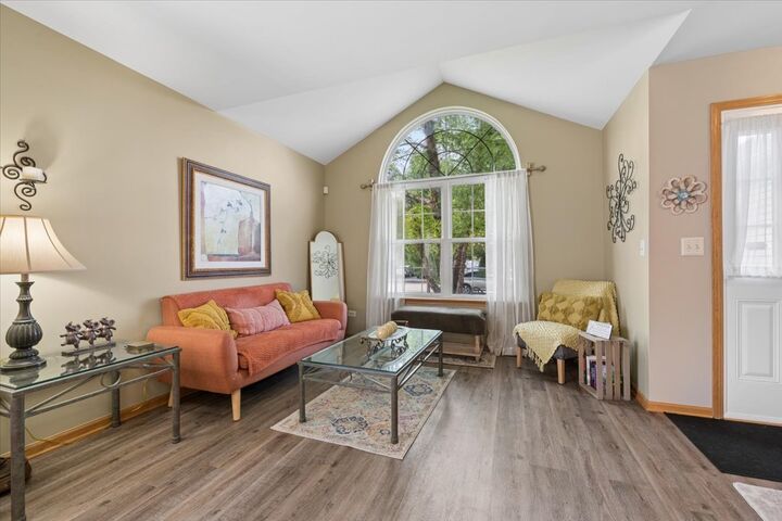 Property Photo:  1632 Tall Oaks Drive  IL 60586 