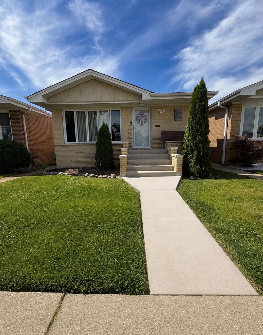 Property Photo:  7041 W 64th Street  IL 60638 