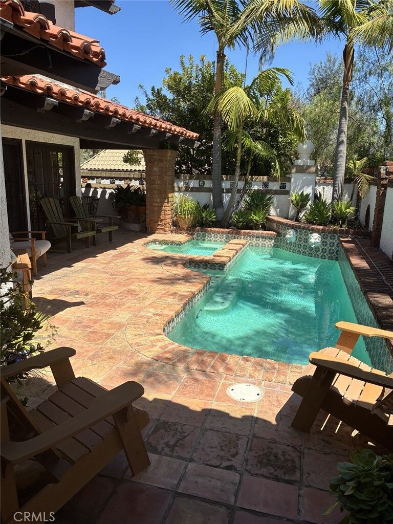 Property Photo:  22861 Bergantin  CA 92692 