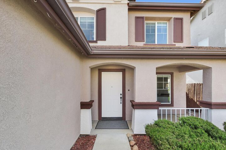 Property Photo: 10149 Jenny Lynn Way CA 95757