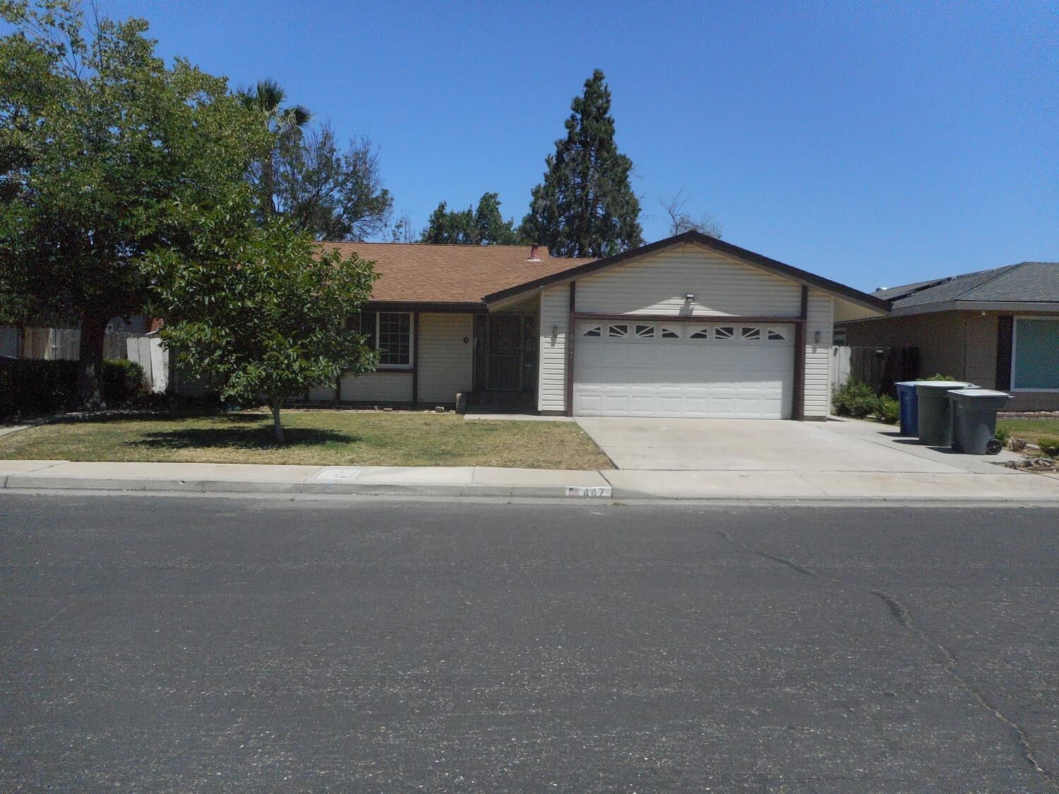 Property Photo: 447 Gail CA 95348