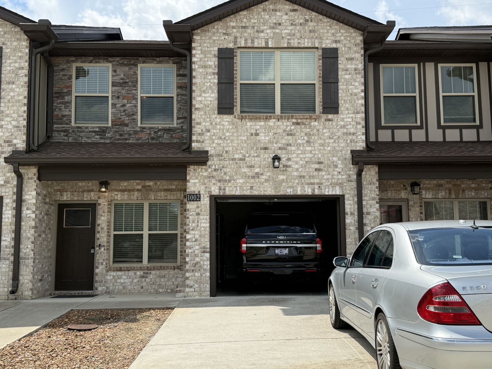 Property Photo:  1002 Villa Cir  TN 37090 