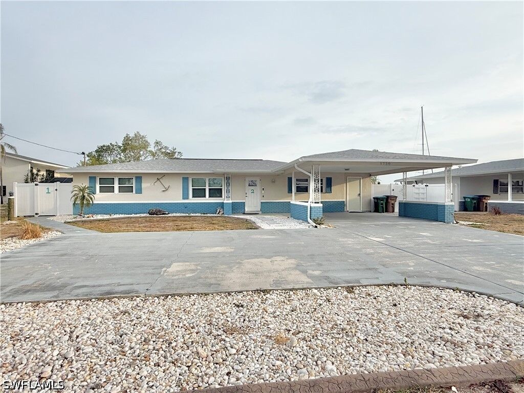 Property Photo: 1726 Bikini Court L FL 33904