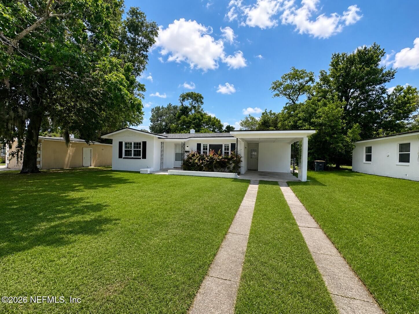 Property Photo: 6226 Mercer Circle E FL 32217