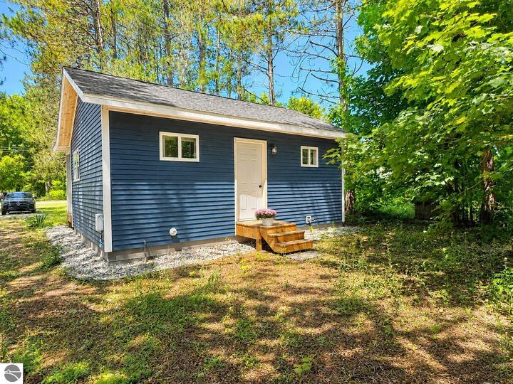 Property Photo:  2759 North Drive  MI 49685 
