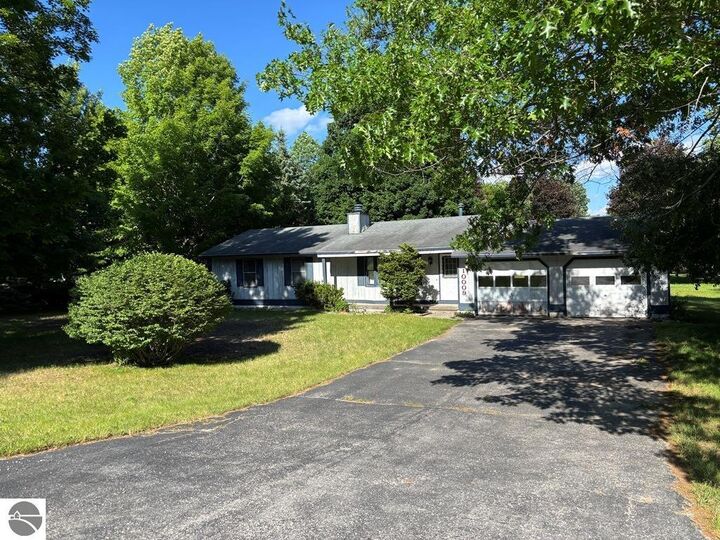 Property Photo: 10009 E Lakeview Hills Road MI 49684