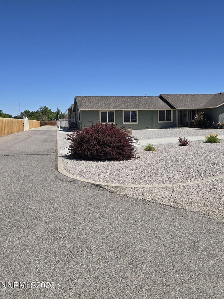 Property Photo: 670 Hunter Park Way NV 89406