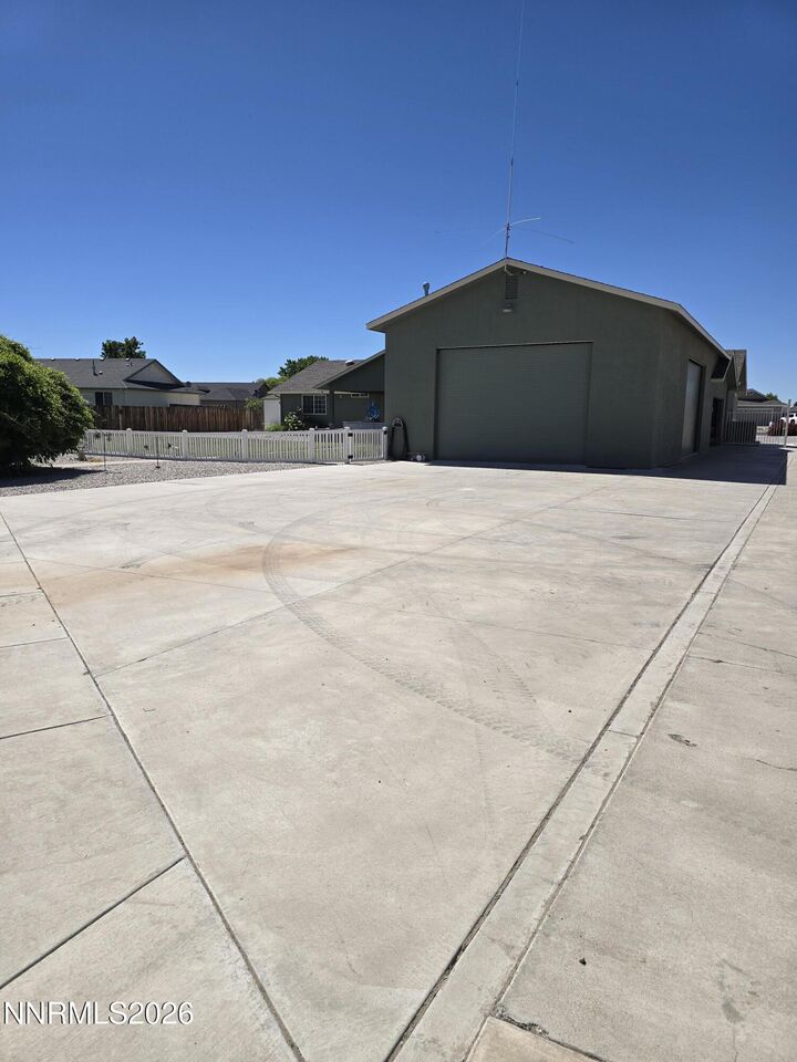 Property Photo:  670 Hunter Park Way  NV 89406 