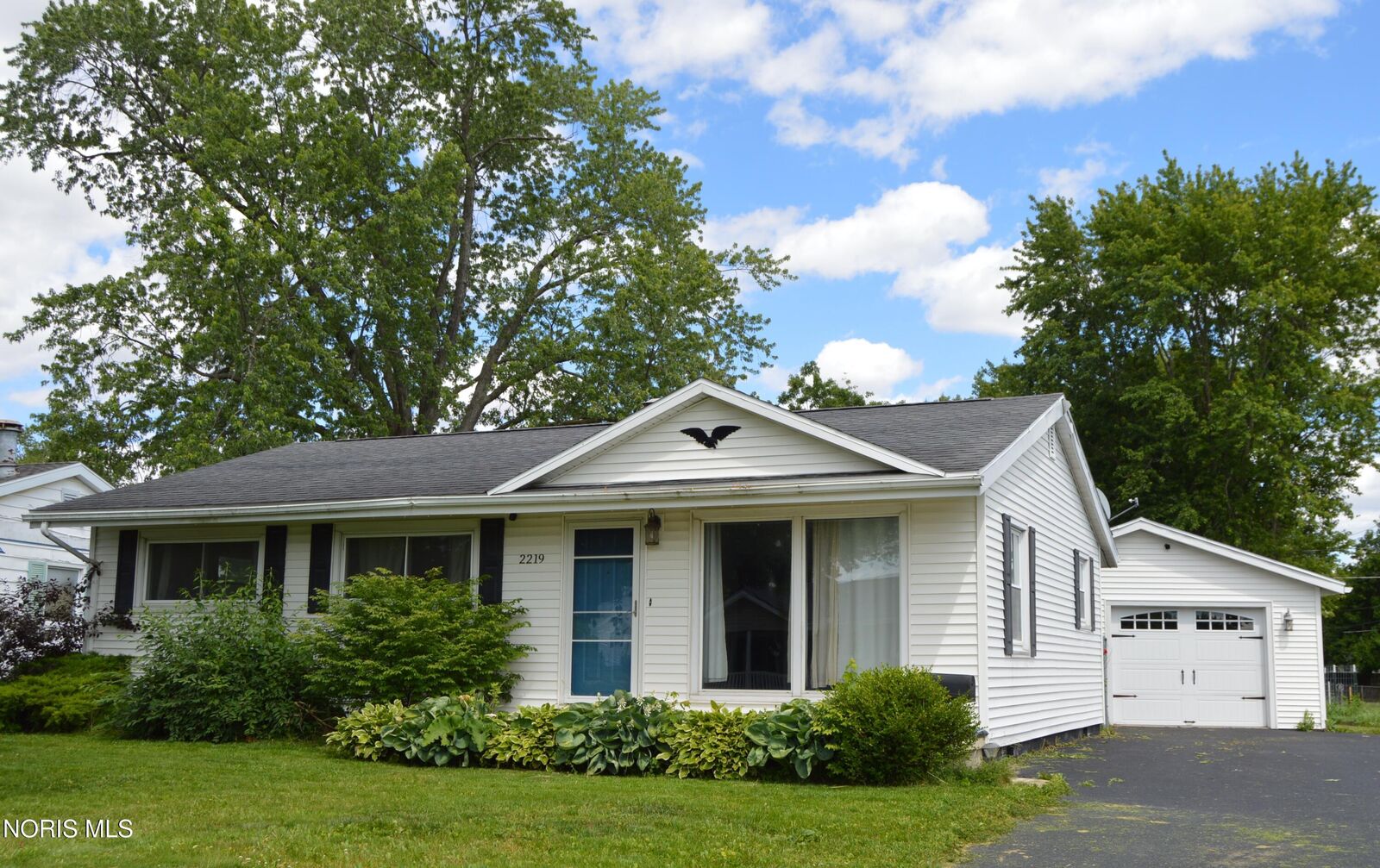 Property Photo:  2219 Greenacre Drive  OH 45840 