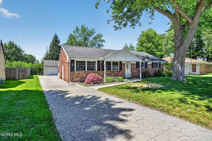 Property Photo: 608 Diana Drive OH 43528