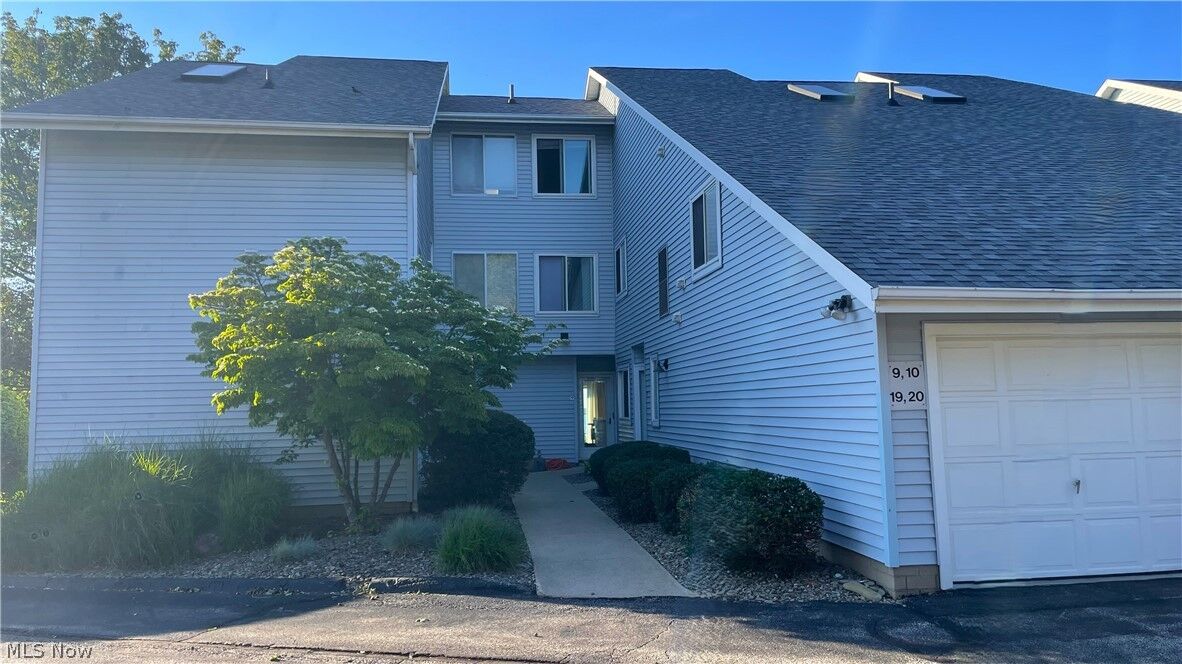 Property Photo:  208 Park Avenue 9  OH 44030 