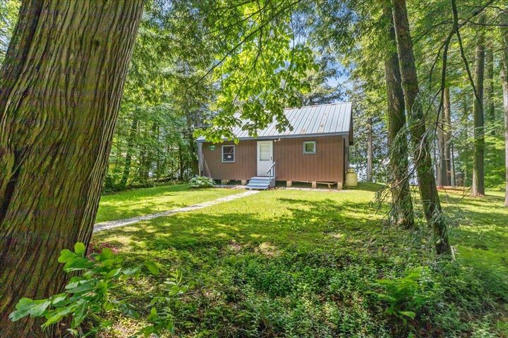 Property Photo:  306 Hammond Shore Road  VT 05457 