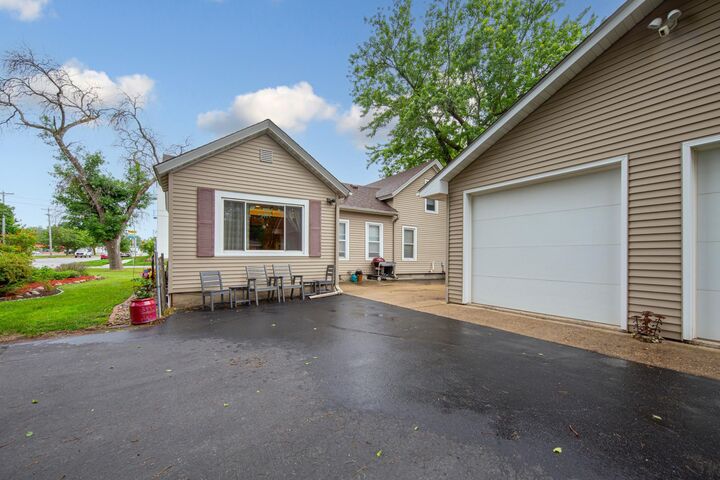 Property Photo: 806 5th Street NW MN 55021