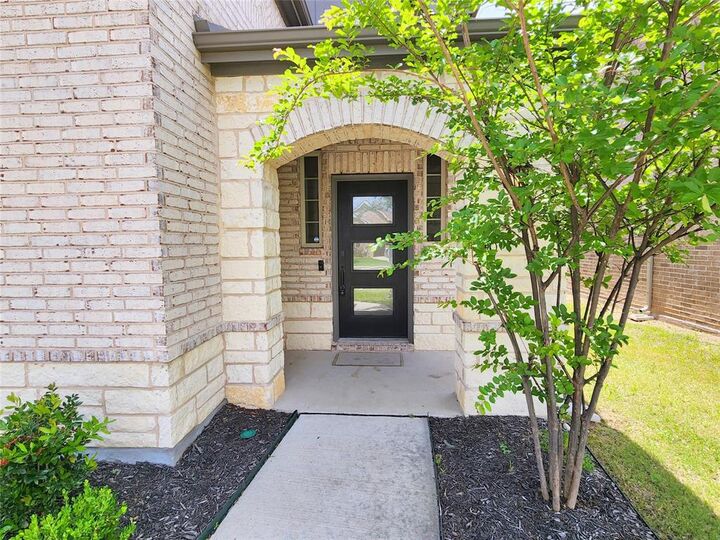 Property Photo: 1232 Western Yarrow Avenue TX 76247