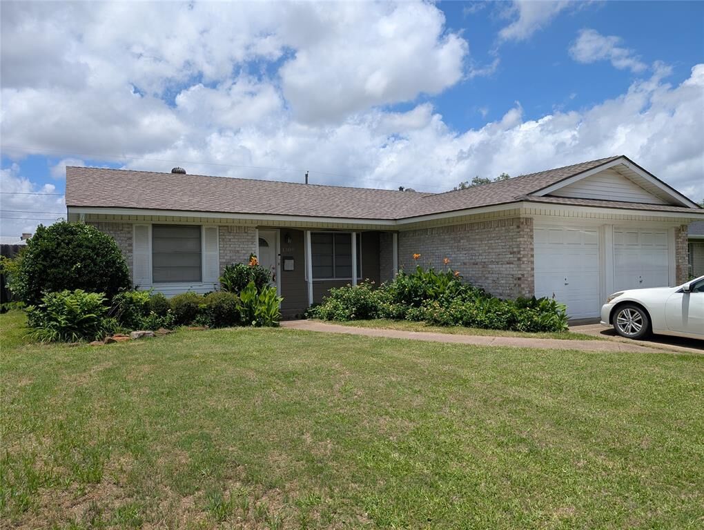 Property Photo: 1309 Glenville Drive TX 75042