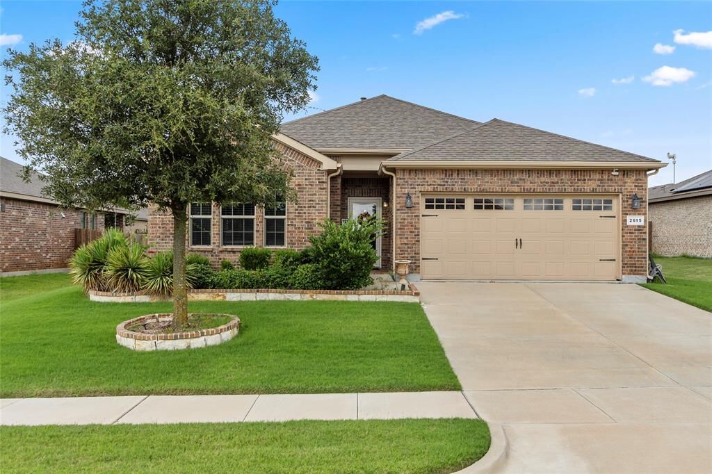 Property Photo: 2615 Sunburst Drive TX 75154