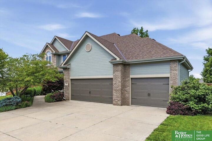Property Photo:  8564 S 101 Street  NE 68128 