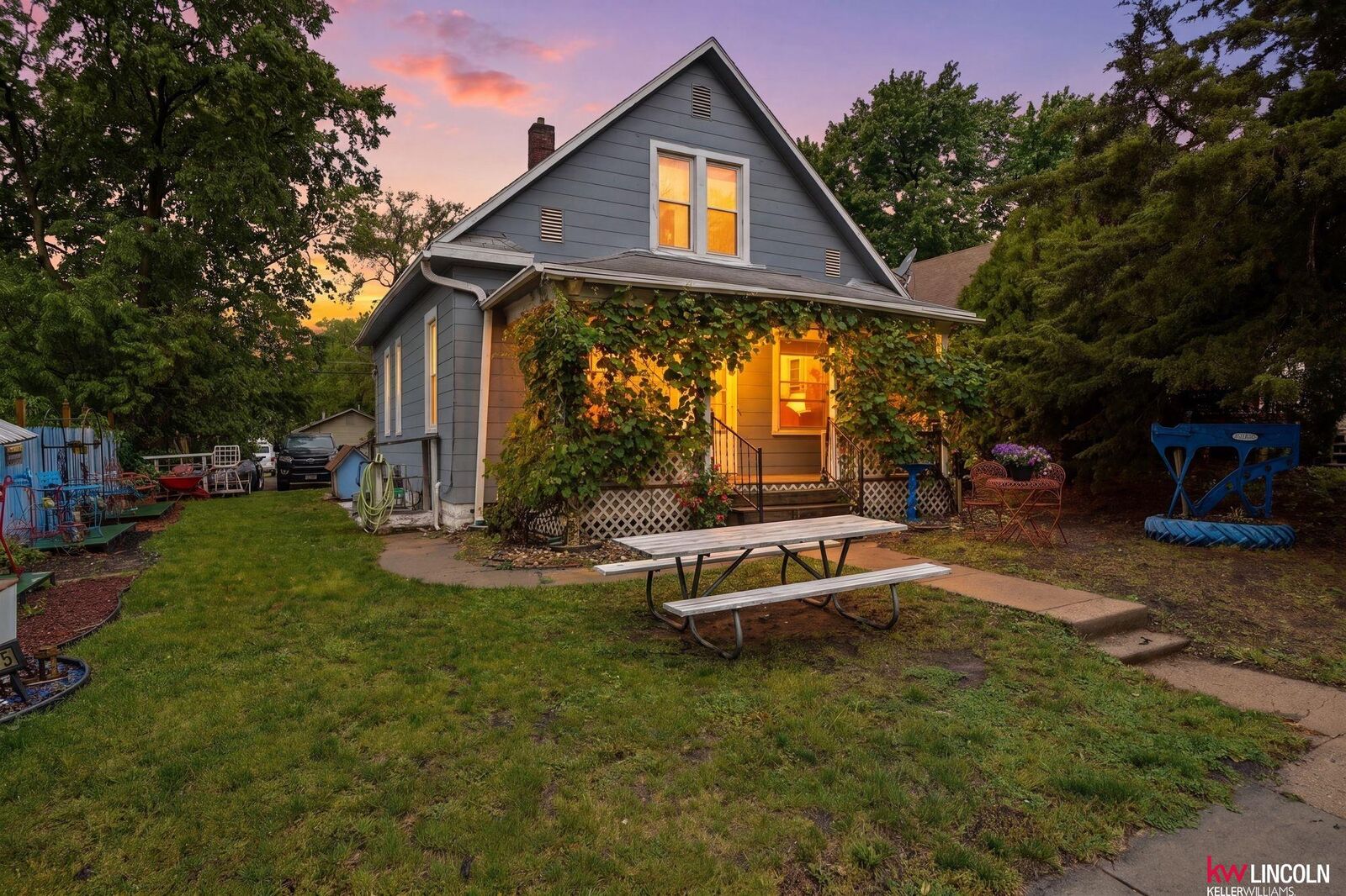Property Photo: 1325 N 21 Street NE 68503