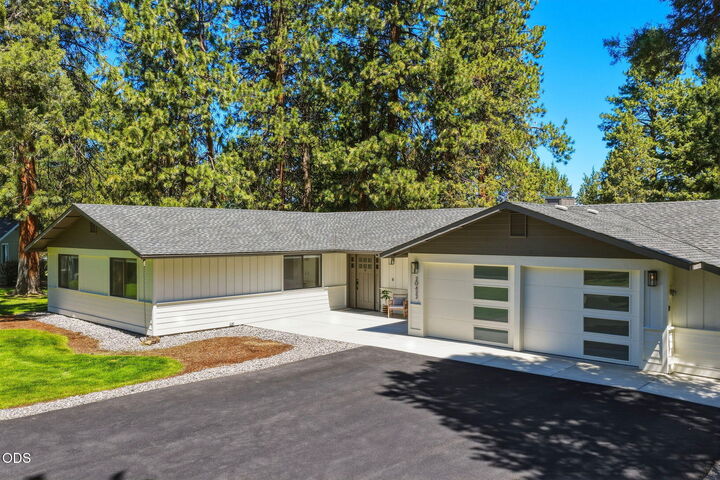 Property Photo: 20422 Bullblock Road OR 97702