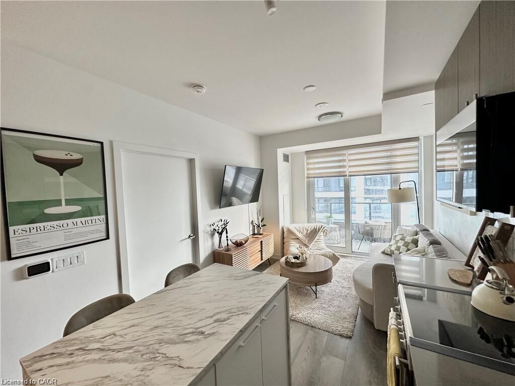 Property Photo: 15 Wellington Street S 1114 ON N2G 0E4
