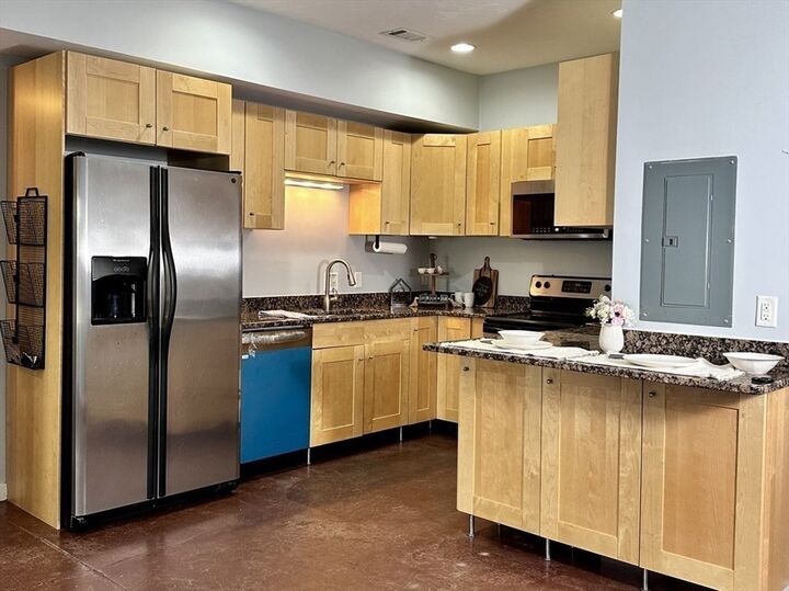 Property Photo:  20 Willliam Street 8  MA 01609 