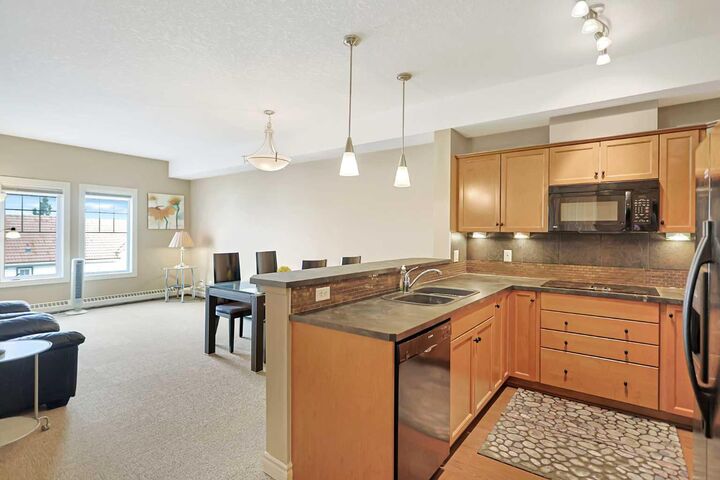 Property Photo: 30 Royal Oak Plaza NW 420 AB T3G 0C1