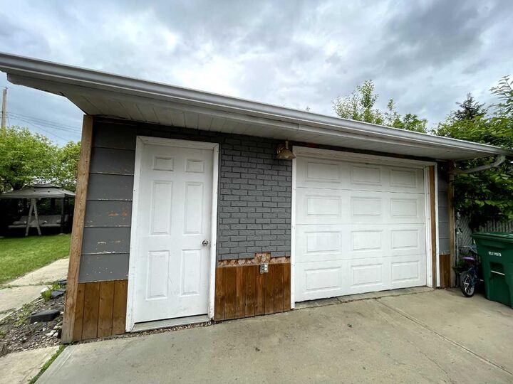 Property Photo: 10308 104 Street AB T0H 1Z0