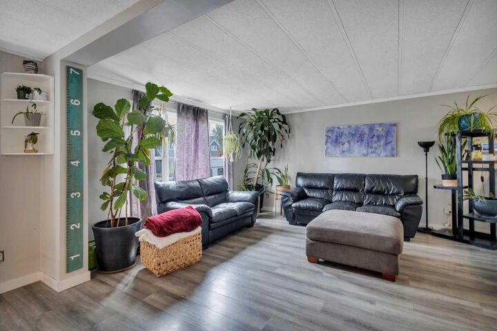 Property Photo:  32 Sandstone Avenue  AB T4L 1P7 