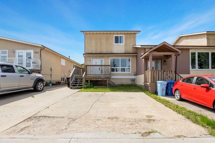 Property Photo: 121 Erindale Road AB T9H 4N4