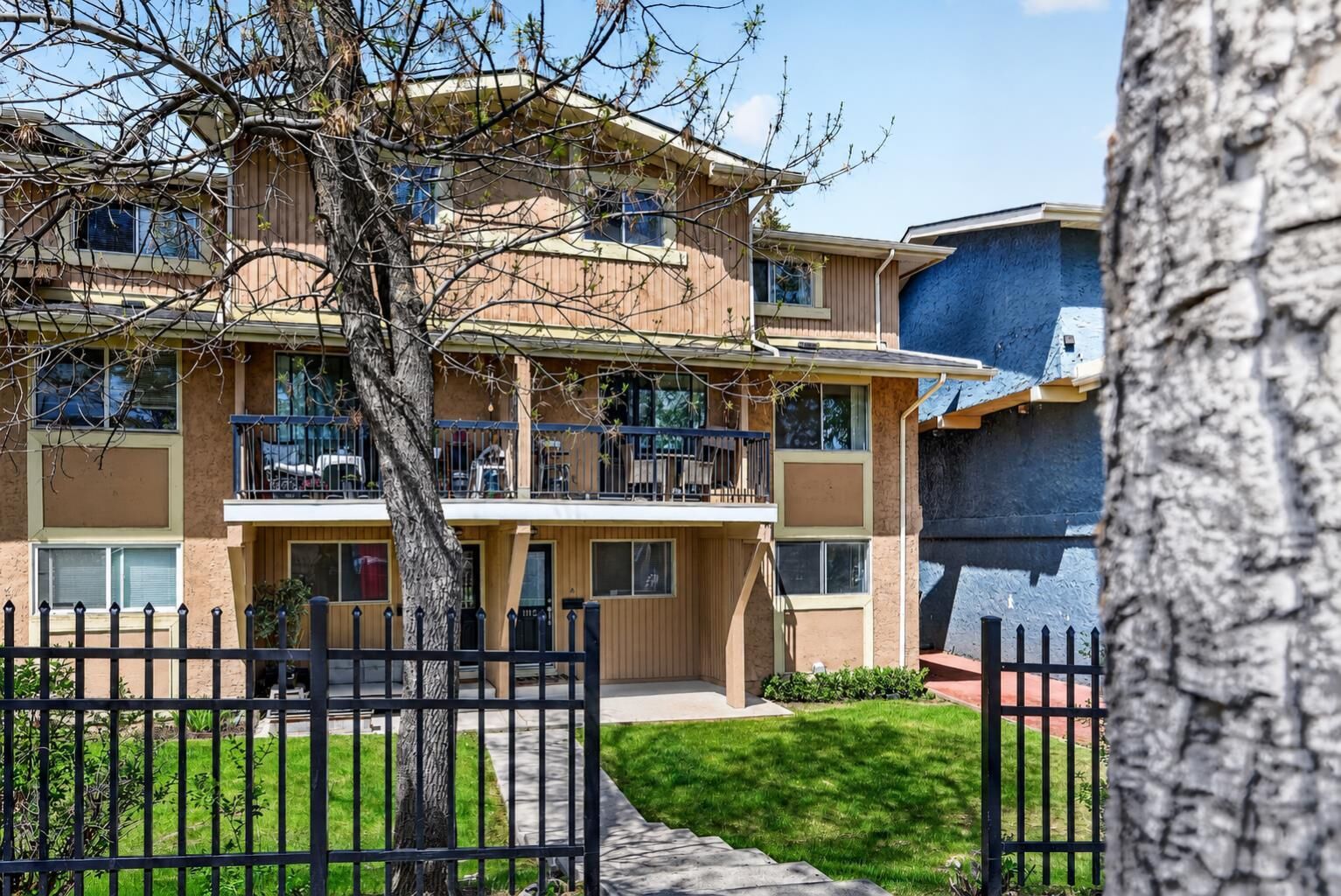 Property Photo: 2200 Woodview Drive SW 1112 AB T2W 3N6