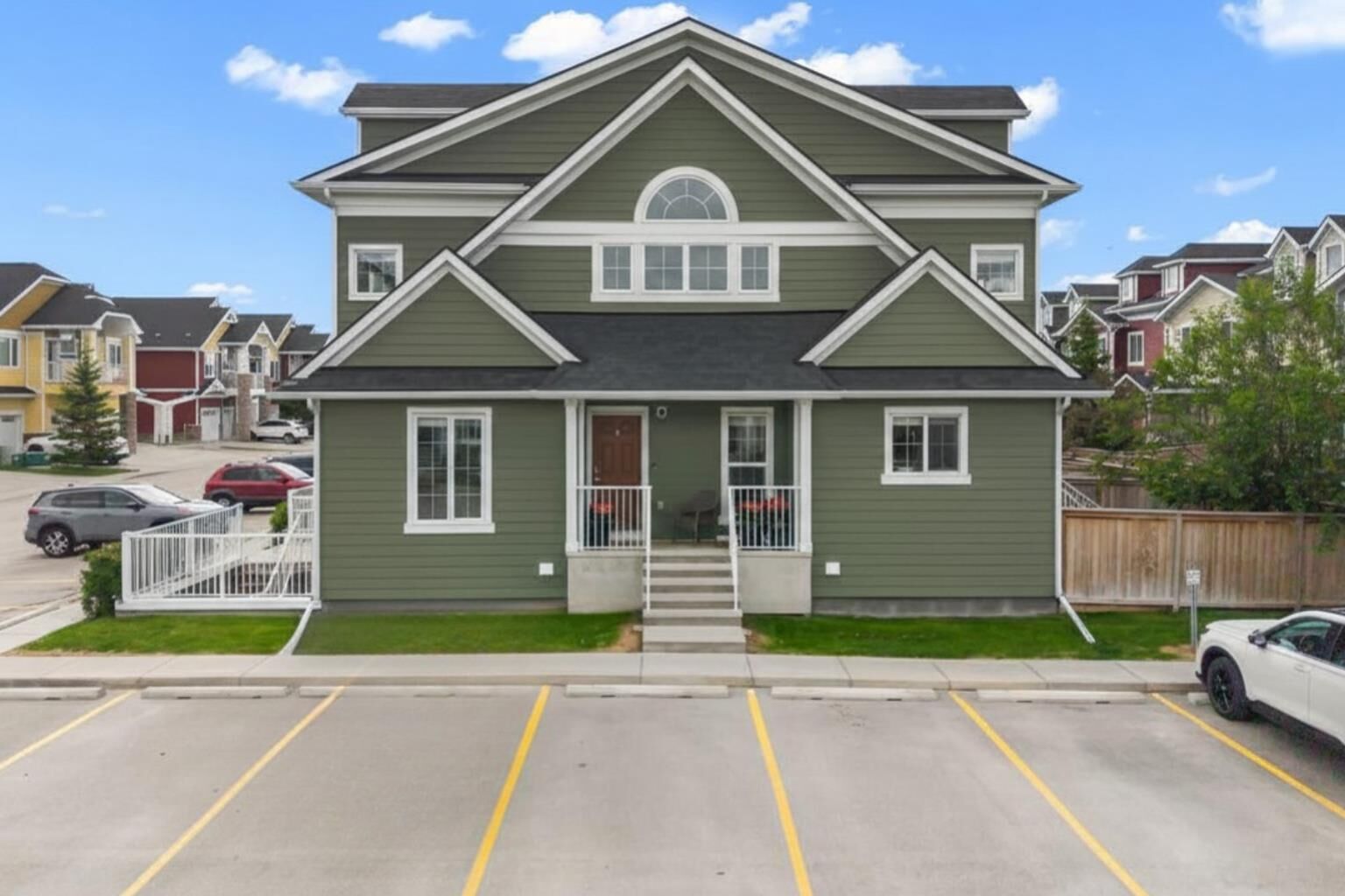 Property Photo: 2400 Ravenswood View SE 1017 AB T4A 0V7