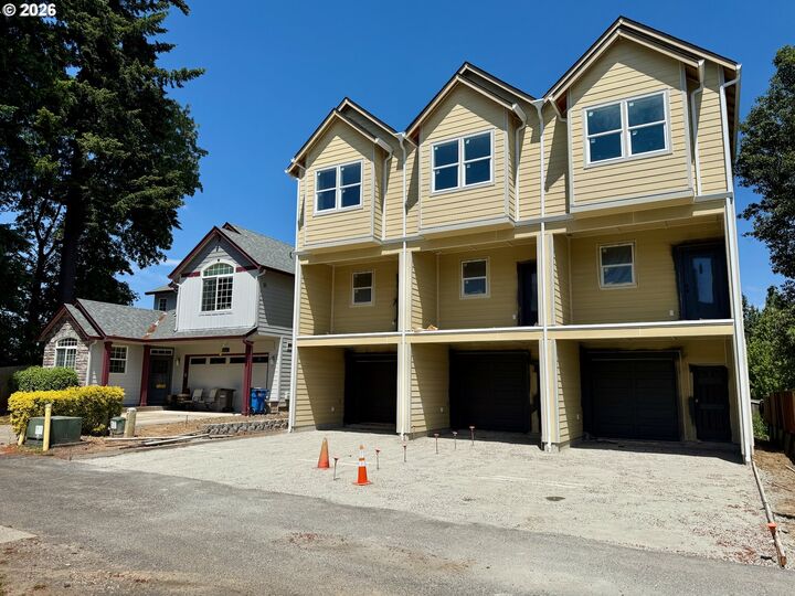 Property Photo:  9916 NE 28th Pl  WA 98686 