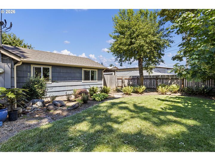 Property Photo: 79114 N River Rd OR 97424
