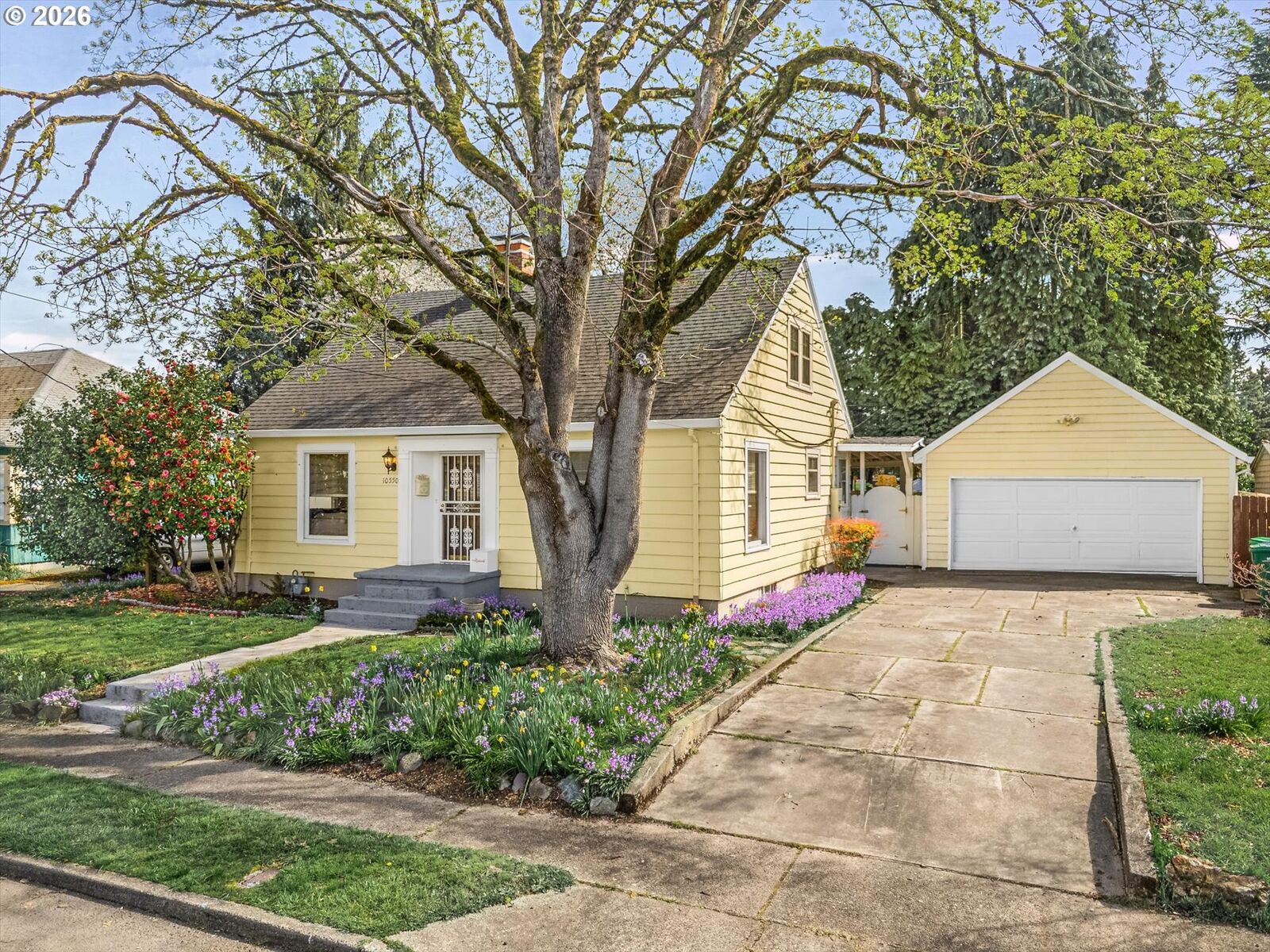 Property Photo: 10550 SE 29th Ave OR 97222