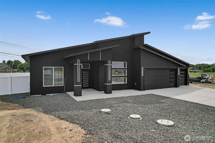 Property Photo:  6411  Rd 2.05  NE  WA 98837 