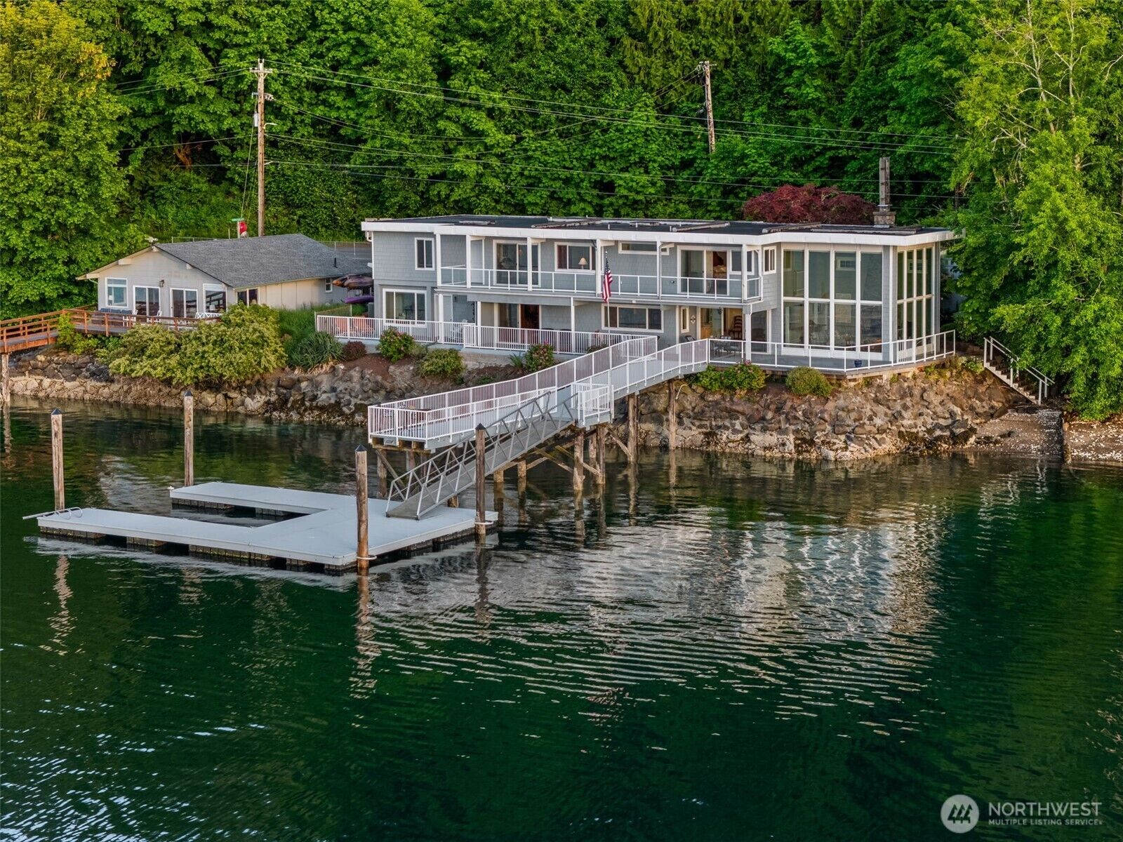 Property Photo: 7781 E State Route 106 WA 98592