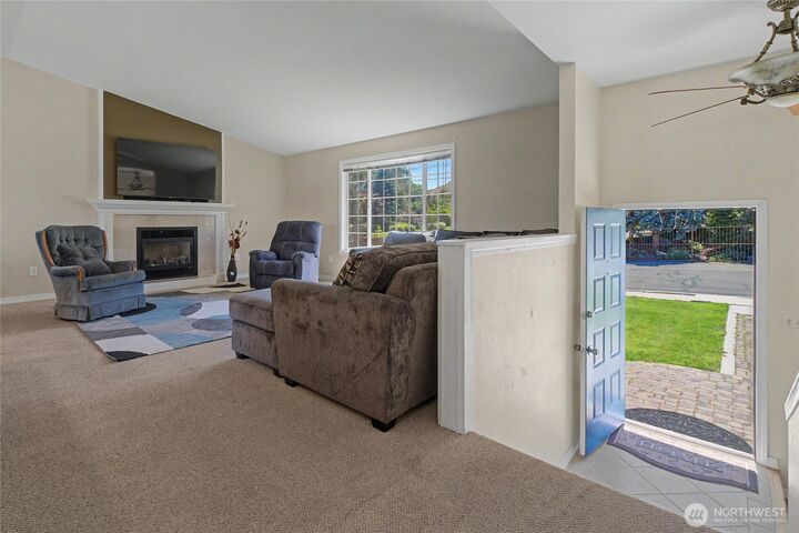 Property Photo: 1422 Millerdale Avenue WA 98801