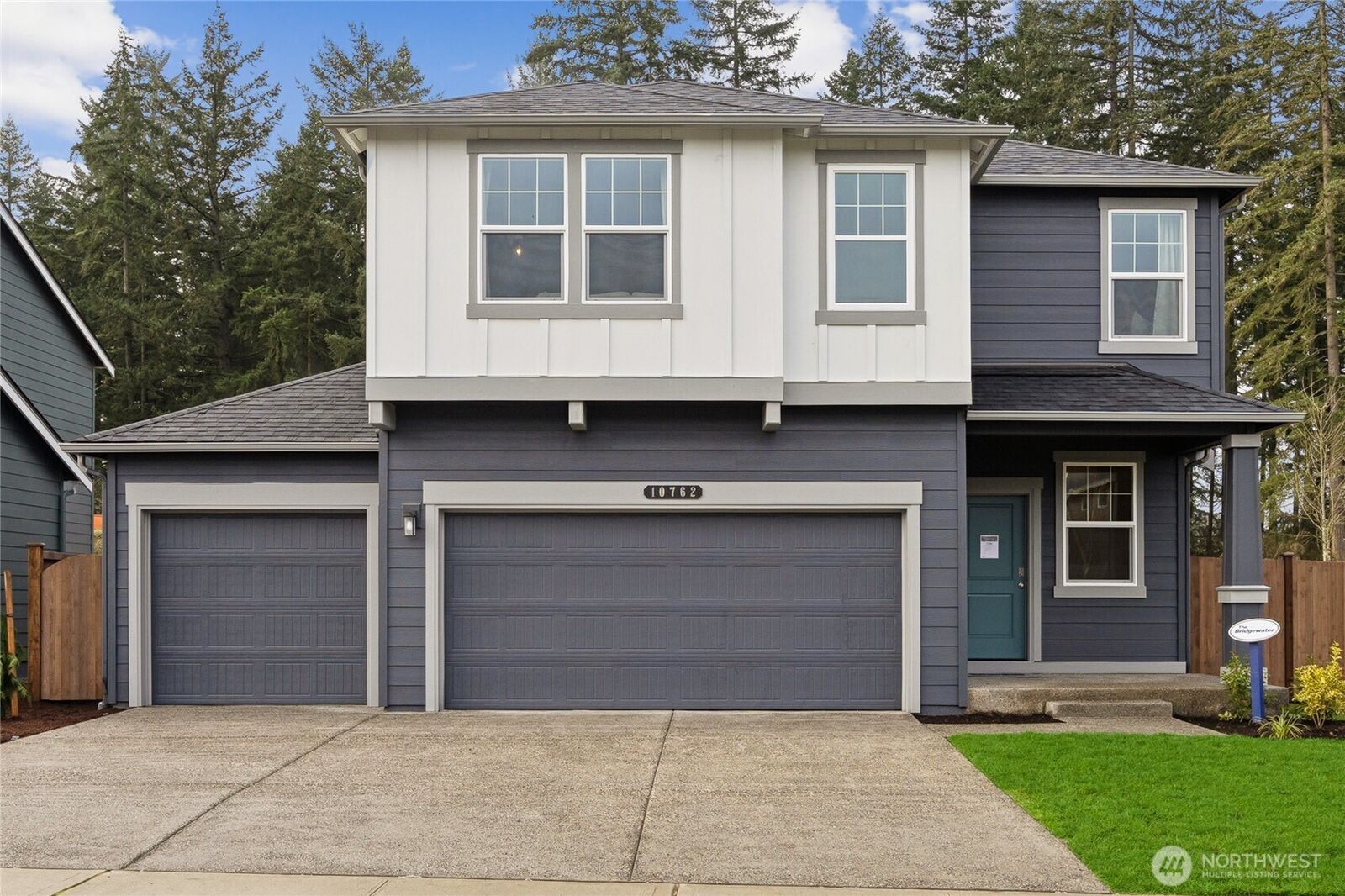 Property Photo:  1166 SE Clearwater Way SE 50  WA 98045 
