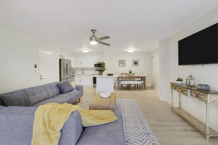 Property Photo:  1107 Duncan Circle 102  FL 33418 