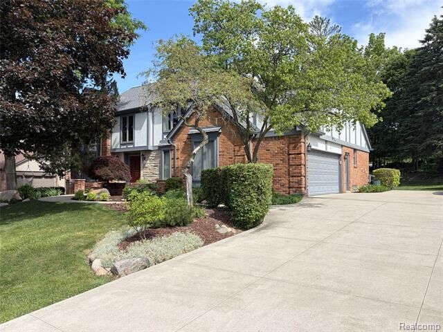 Property Photo: 2534 Topsham Drive MI 48306