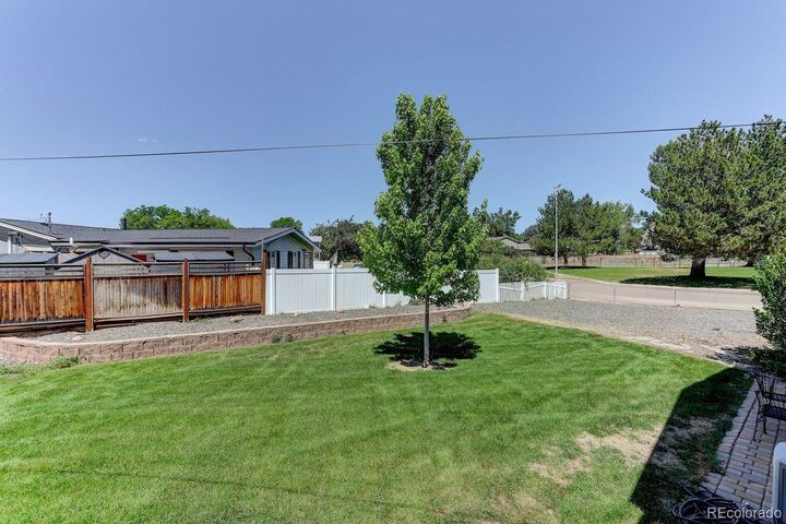 Property Photo:  