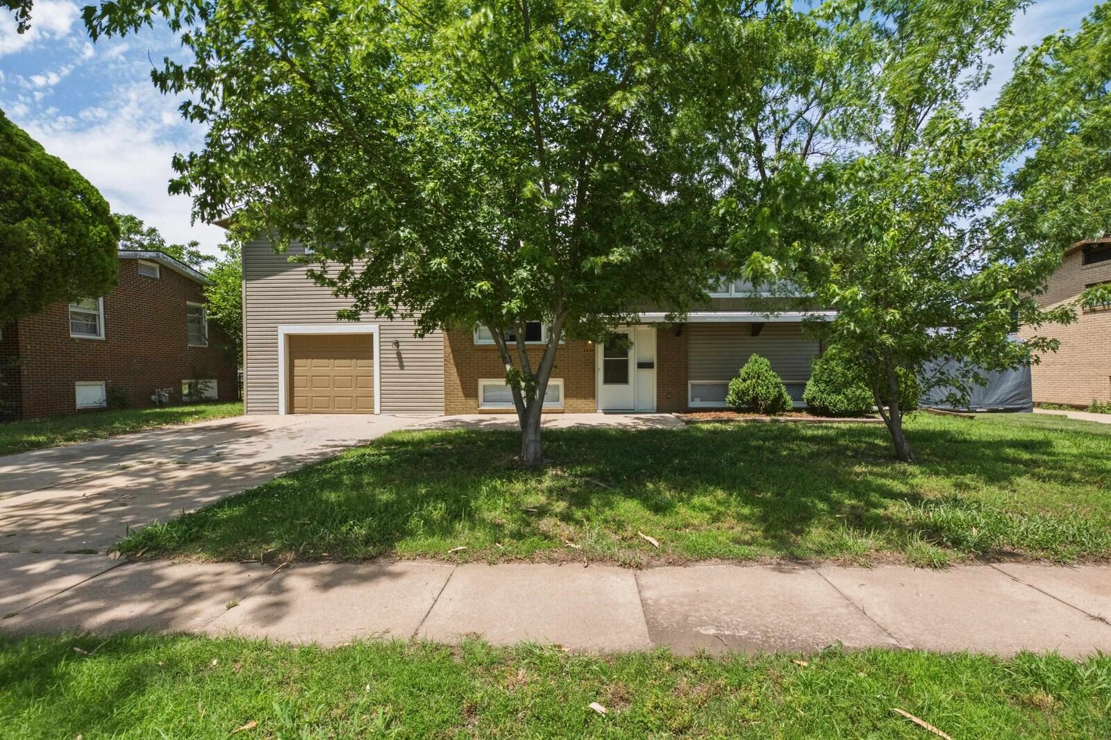 Property Photo:  2034 W Rita Ave  KS 67213-3159 