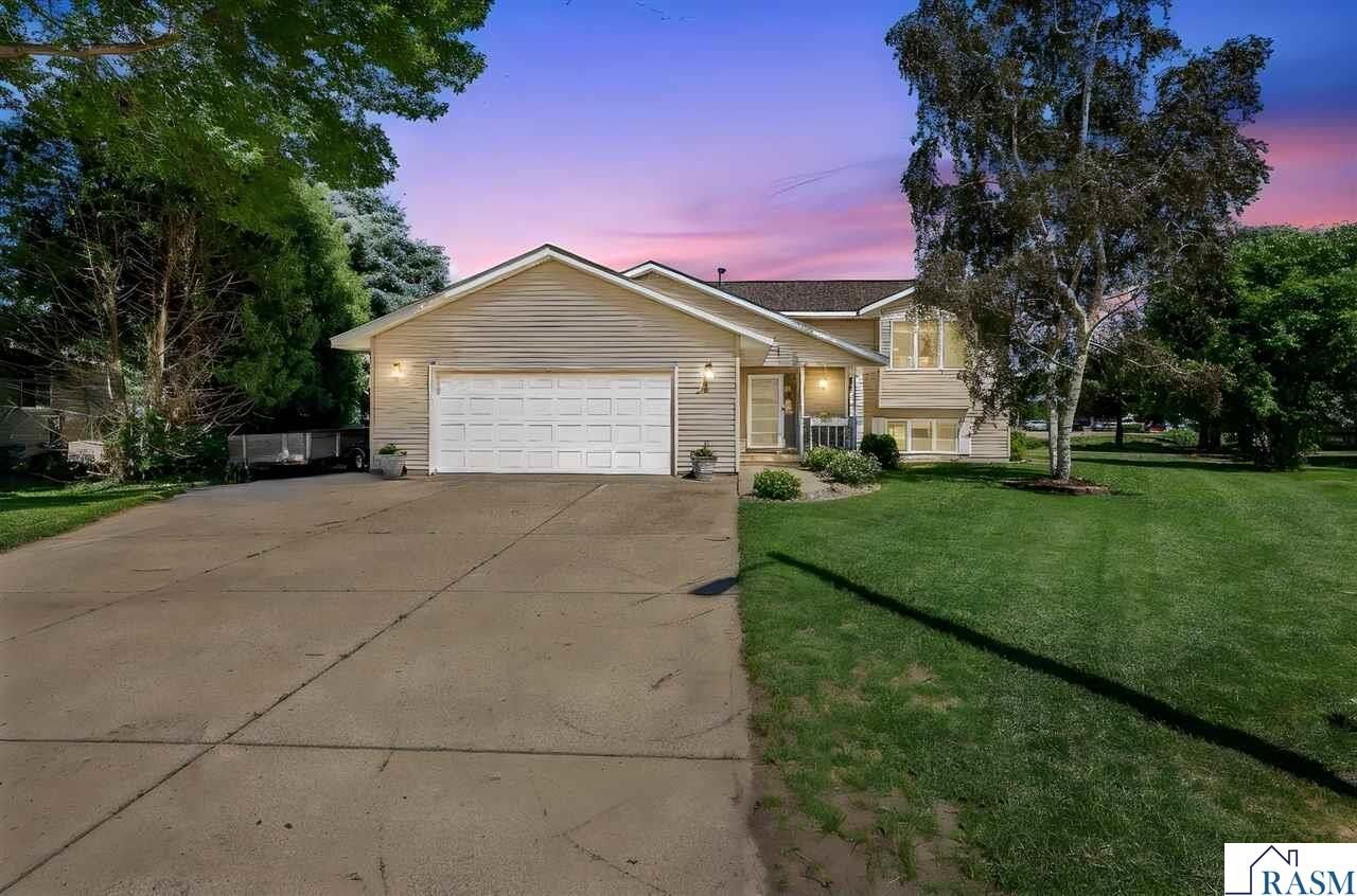 Property Photo: 513 Sumac Road MN 56063