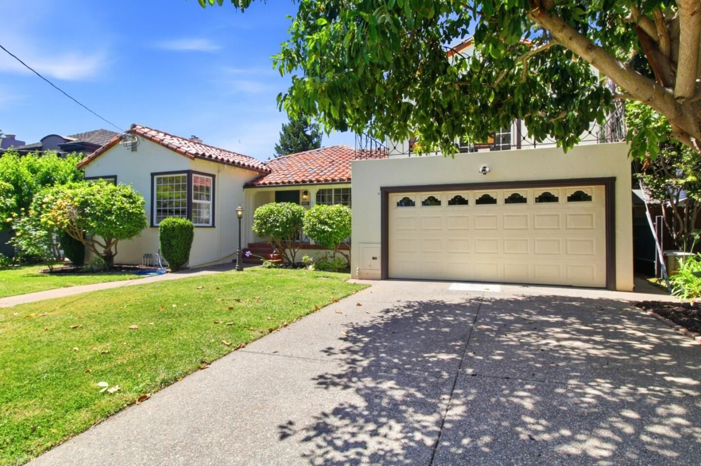 Property Photo:  1114 Palm Avenue  CA 94401 