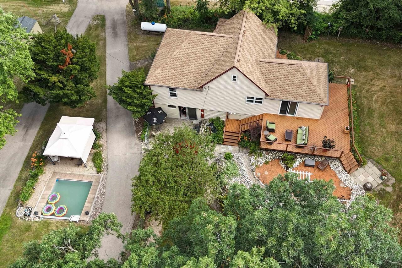 Property Photo: 10328 W State Road 81 WI 53511