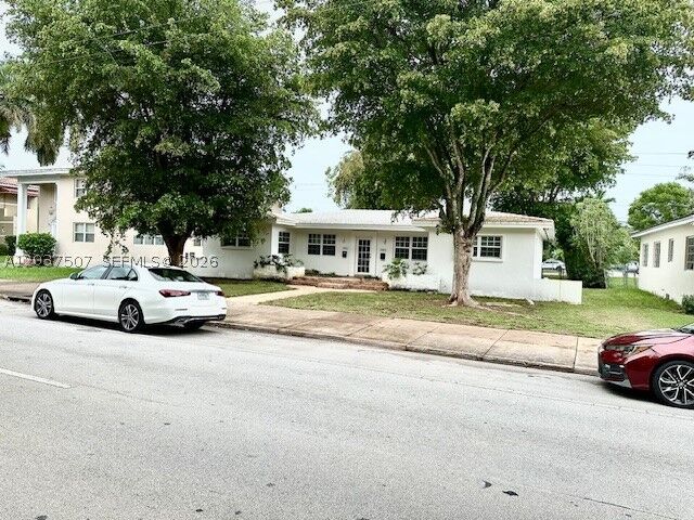 Property Photo: 3801 Ponce De Leon Blvd 3801 FL 33134