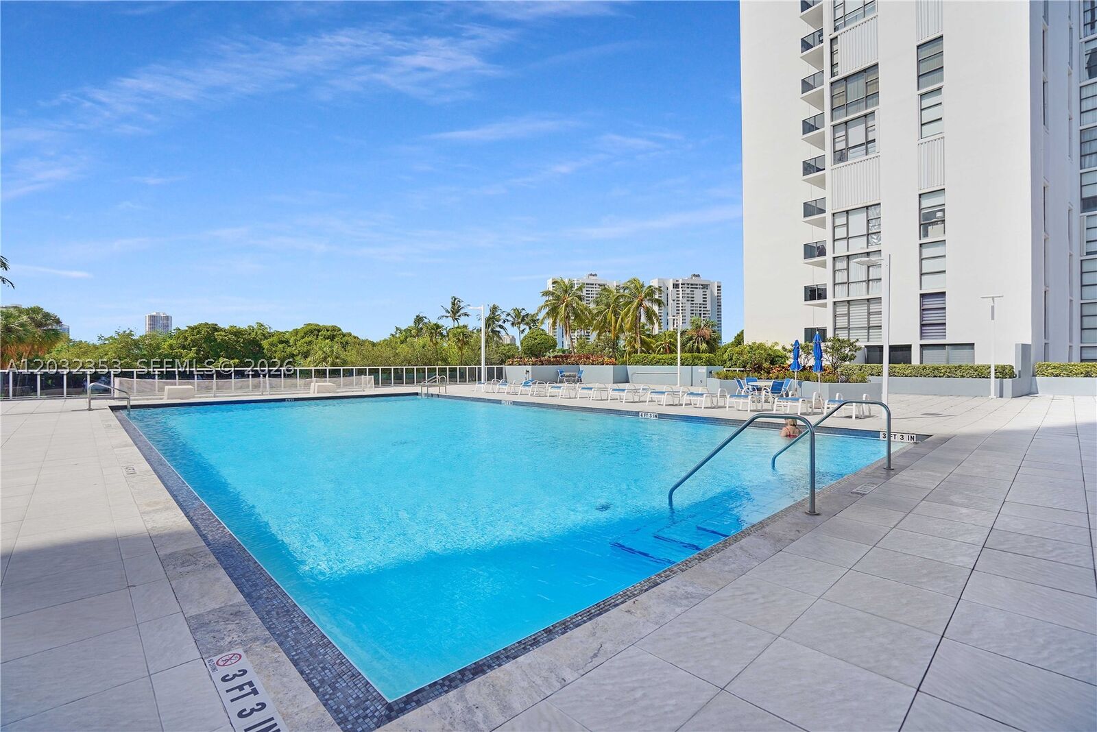 Property Photo:  3625 N Country Club Dr 603  FL 33180 