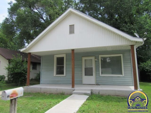 Property Photo: 1220 NW Fillmore St KS 66608